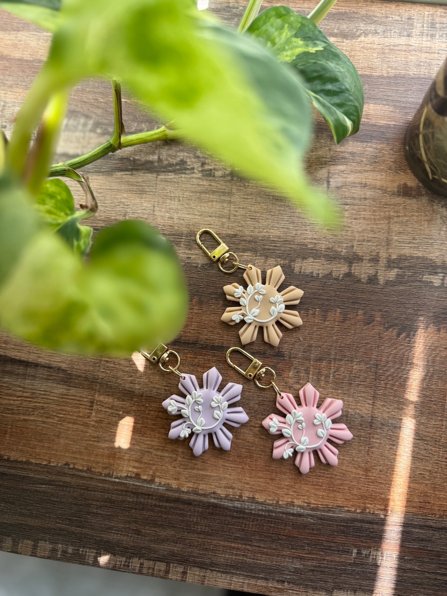 Sampaguita Sun - keychain/charm