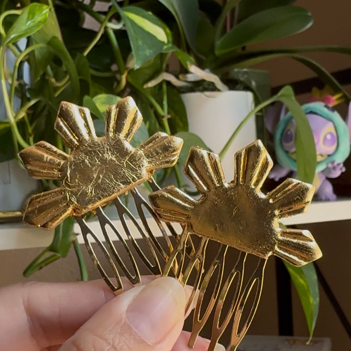 Golden araw hair comb
