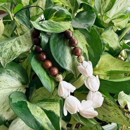 Sampaguita + wood bead mini lei